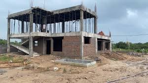 Residential and commercial construction in Khargone